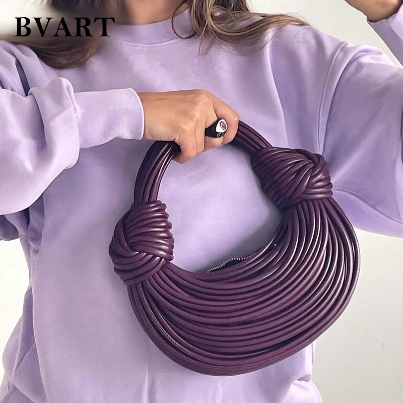 

2022 Women Soft Leather Knotted Jodie Windows Dumpling Bag High-end Elegant Portable Dinner Forearm Fashion Allmatch 220712, Black