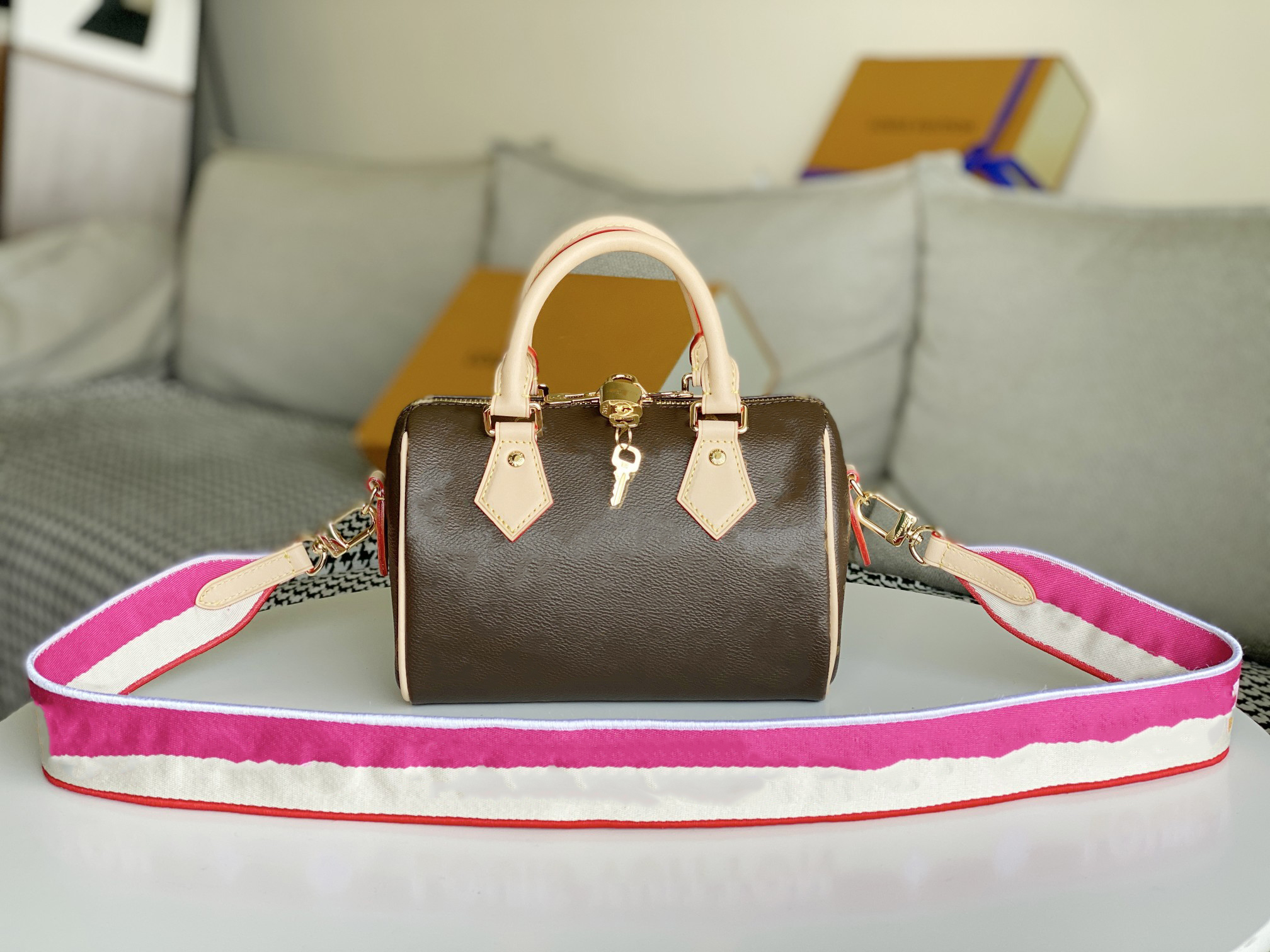 

Bags, speedy 20 cm disigner bags 5A quality leather brown flower color, Pink