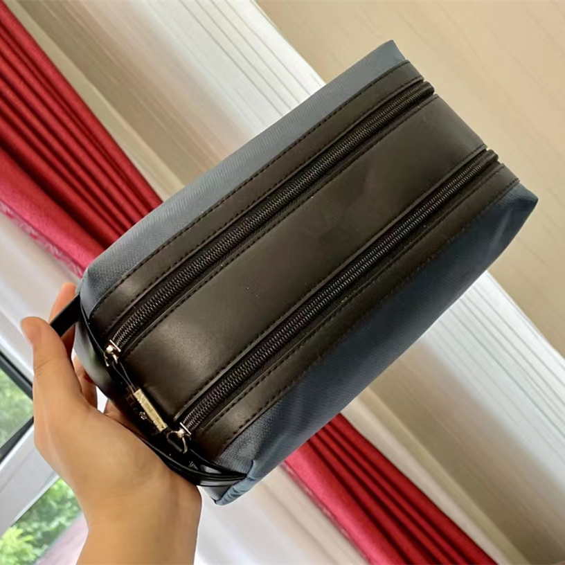

Women Large Wash Bags Luxurys D Designers Make Up Cosmetic Toilet Pouch Women Beauty Makeup Case Pochette Accessoires Double Zippy Kits Cluch, Black