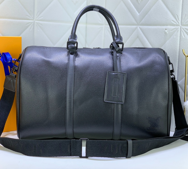 

Original Aerogram hand luggage travel duffle bag in black soft grained leather in a versatile travel piece duffel travelling bags men brand, Black (no box)