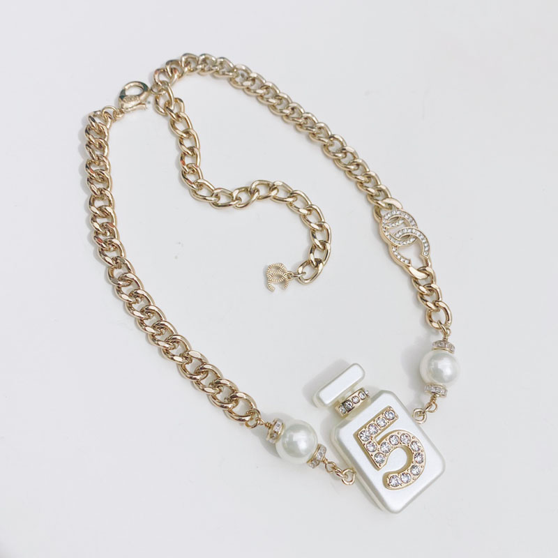 

Luxury Women Designer Necklace Choker Chain Crystal Imitation Pearl 18K Gold Plated Brass Copper C-Letter Pendants Necklaces Statement Wedding Jewelry B205