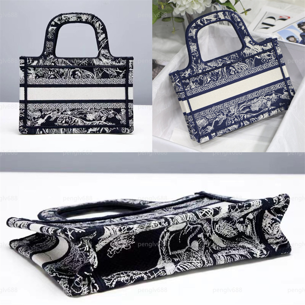 

High quality women's embroidered animal pattern Handbag fashion classic handbag Limited Edition women's handbag large capacity travel shopping bag cosmetic bags, Size: 24 * 22.5 * 8cm