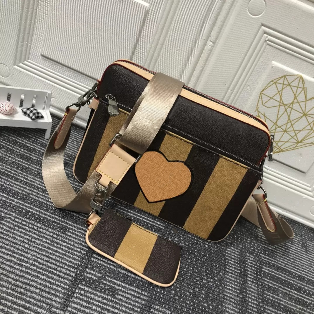 

Men's Luxurys Designers Bags men triad 3 piece satchel Messenger small postman bag slanting suitable for the fashionable choice of daily life 9433, As shown in picture