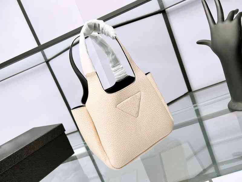 

Mini Hubo Tote Bags Designer Bag Wallet for Women Brand Shoulder Clutch Strap Fashion Single Messengers Purses 220712, White