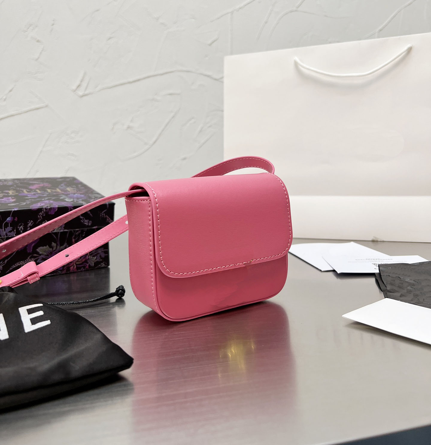 

2021 Crazy Sales Fashion Women's Shoulder Bags Paris Luxury Ladies Handbags Designer Flap Box Bag Vintage Classical Designs Totes Two Size Options Free Delivery