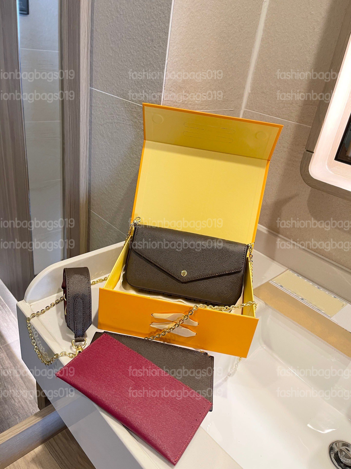 

2022SS Speedy Nano Tote Vivian Crossbody Bag Luxurys Mini Monograms Designers Bags Soft Trunk Clutch Felicie Pochette Shoulder Bag Versatility Wallet Noe Purse