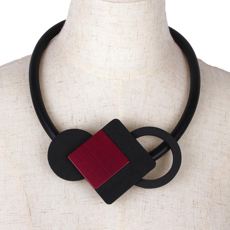 

Chokers JID Womens Jewelry Geometric Red Choker Necklace Vintage Round And Square Metal Luxury Pendant Necklaces Aesthetic Jewelery