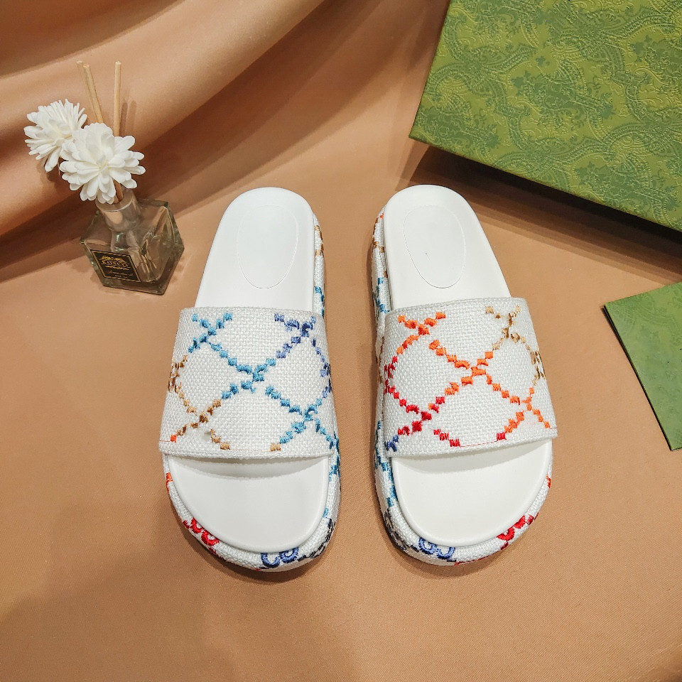 

2022 Designer Slippers Fashion Thick bottom Sandals Rubber Letter Embroidery Slides lady Platform Wedges Sandal Beach High heel Embroidered slides, Black
