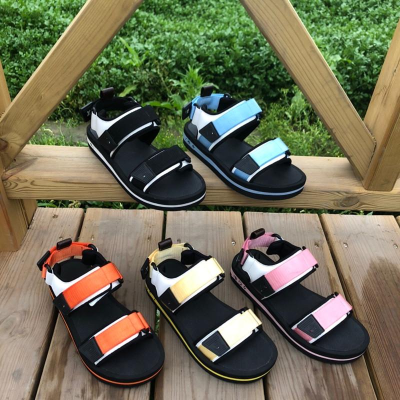 2022 luxury designer women's shoes Velcro flat beach comfortable sandals casual fashion travel formal wear walking buckle sand