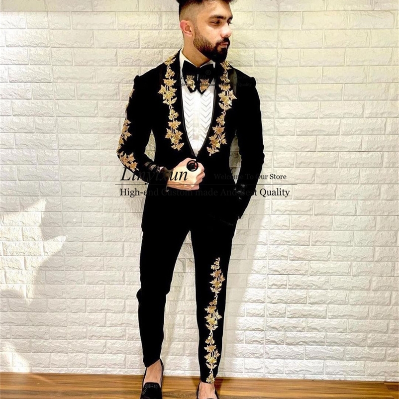 

Men's Suits Blazers Black Gold Appliques Men Suits 2 Pieces Set Handsome Groom Wedding Tuxedos Slim Fit Formal Business Male Blazer Pants Outfit 220826