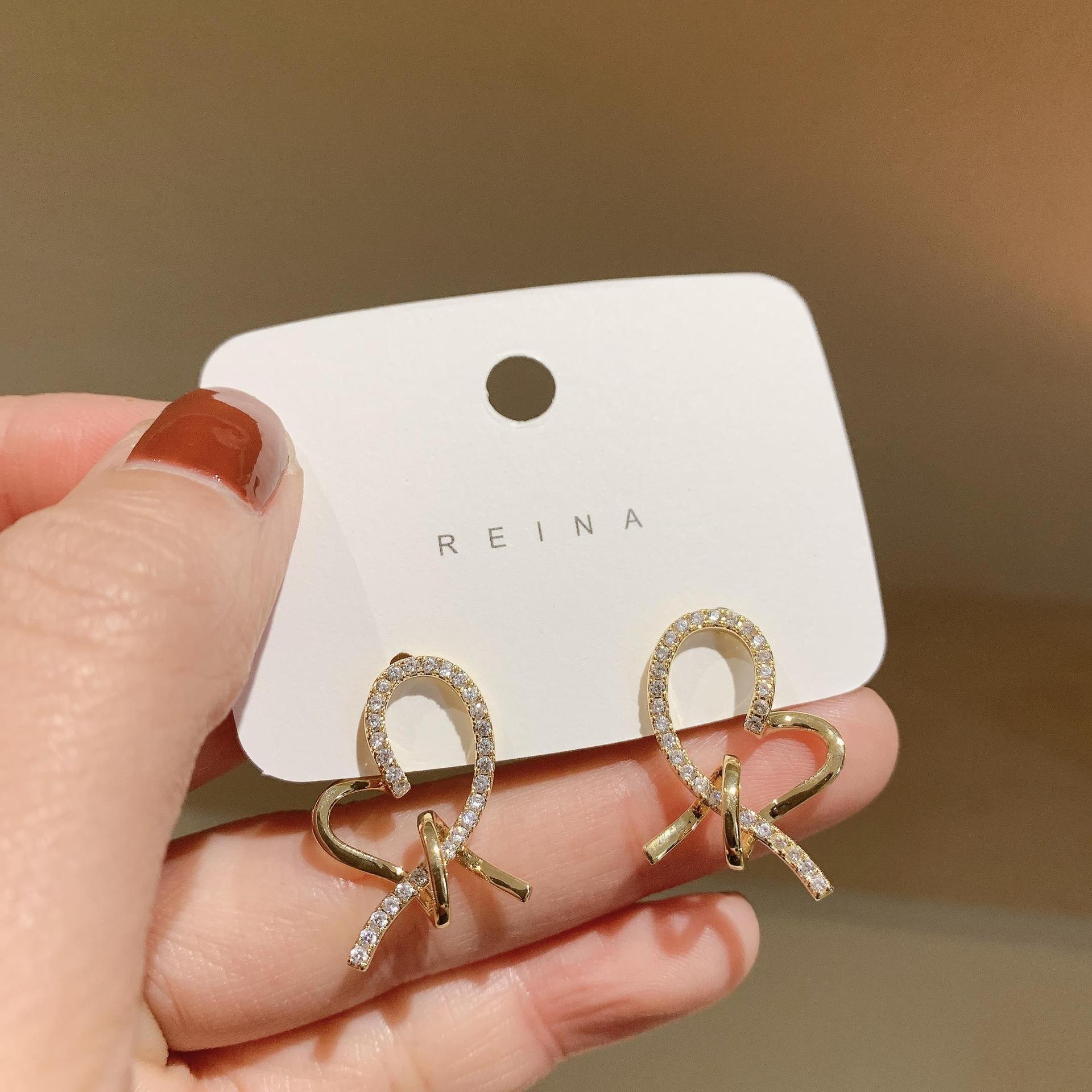 

Minority Design Sense Earrings 925 Silver Needle Knot Love Exquisite Light Luxury Temperament Earrings Female