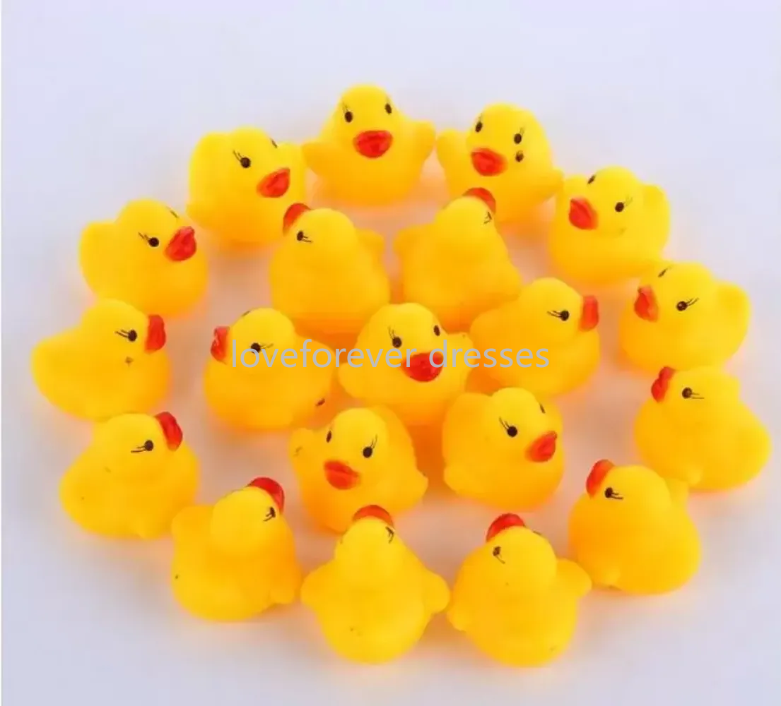 

3000pcs/lot Wholesale mini Rubber bath ducks Noise Maker Pvc duck with sound Floating Fast delivery Swiming Beach Fast Delivery CC