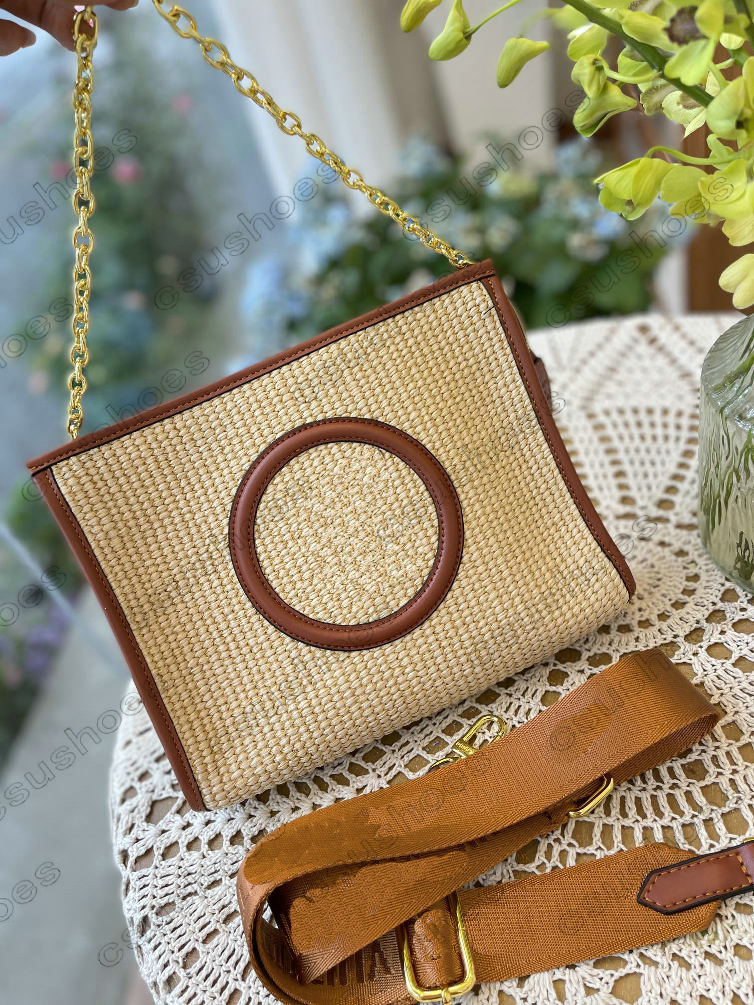 

22SS POCHETTE VOYAGE Wash Bag Women Designer Luxury Chain Bags Large Capacity Handbags Lafite Straw Weave Medium tote Men Shoulder Bag Cross body, No bag