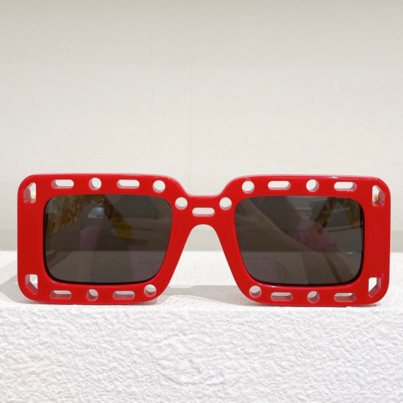 

Designer Sunglasses OERI025 Classic Red Square Frame Acetate Sunglasses Temple Triangle White Arrow Mens Womens Fashion Trend Personality Party Club with Box