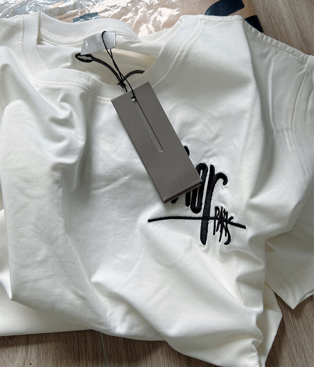 

2022 New Men' And Women' T Shirt Luxury Letter Printing Short-Sleeved Ladies Graffiti Brand High-Quality Cotton T-Shirt Tee bees, E1 high quality