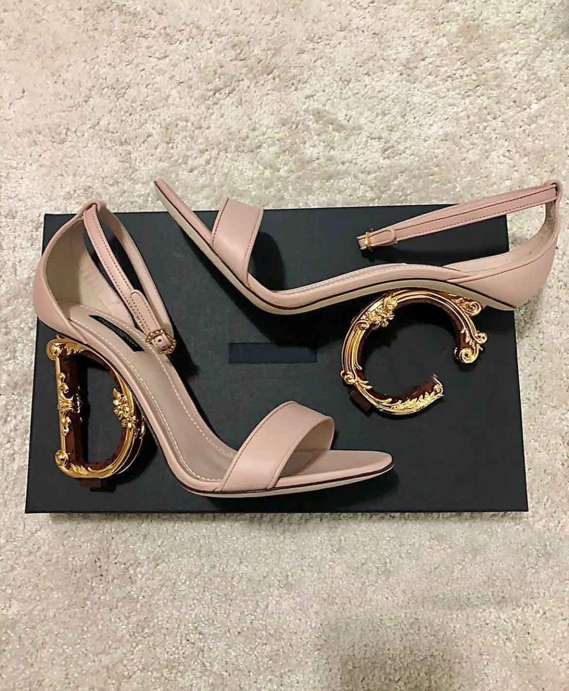 

Famous Keira Sandals Shoes For Women Polished Calfskin Baroquel Heels Patent Leather Lady Gold-plated Carbon Gladiator Sandalias Party Wedding EU35-43