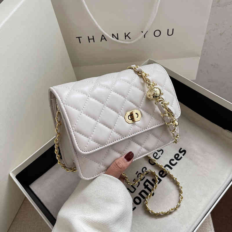 

Lattice Chain Small Female 2022 New Shoulder Diagonal Mini Shopping Leisure Waist Casual Handbag Trend Vintage Crossbody Bag, Black trumpet