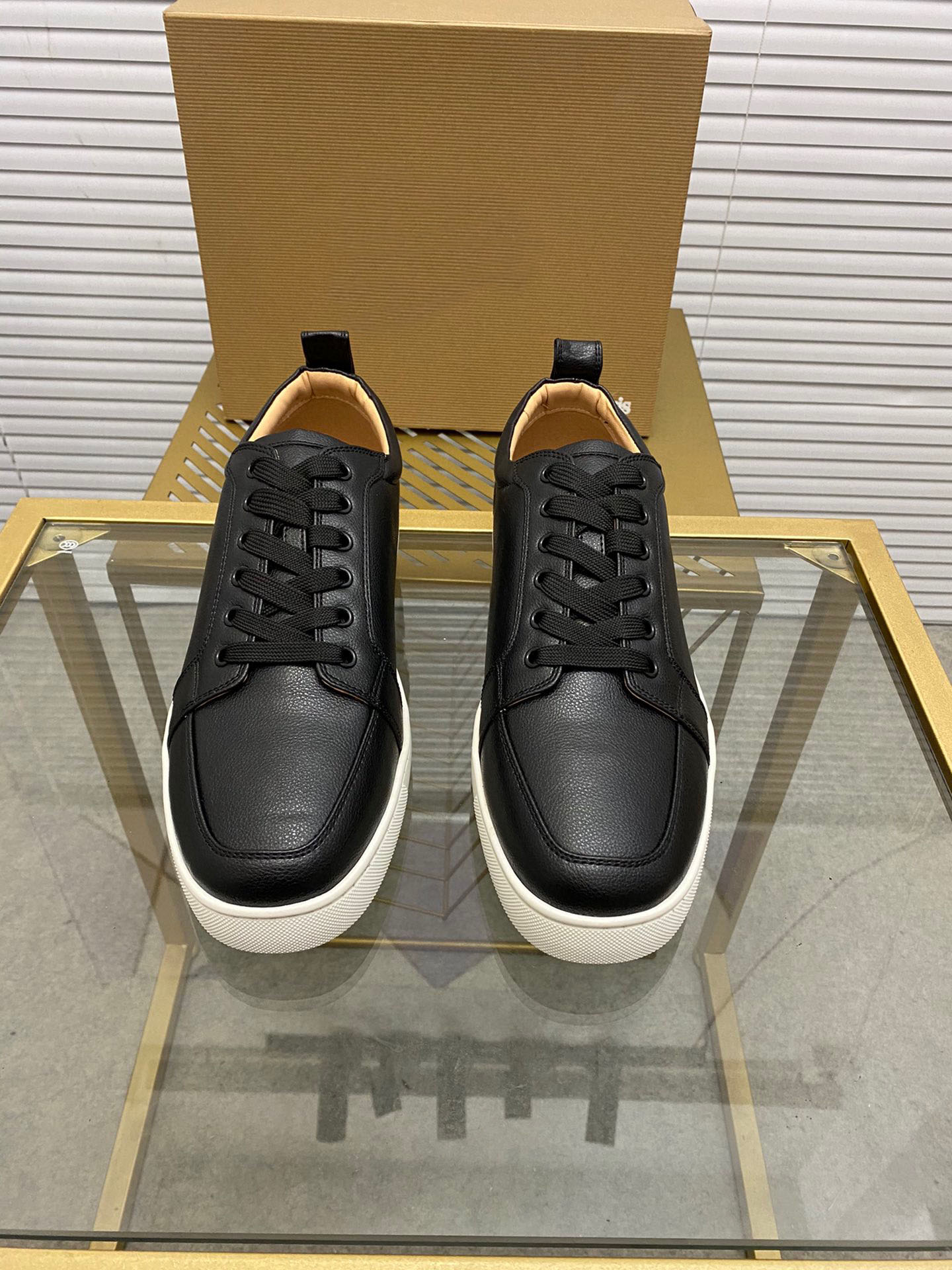 Tops Nouveaux mocassins Chaussures habillées pour hommes et femmes chaussures de fête de bureau Designer en cuir véritable lacet up tpu room danc