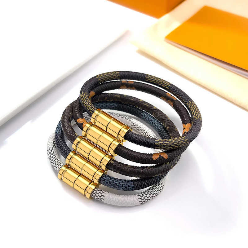 

Designer Donkey Titanium Steel Bangle Flower Woven Bracelet Magnetic Suction Buckle Men's And Women's Leather Bracelet No Box