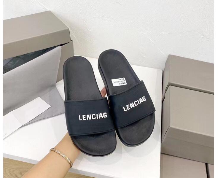 

Slippers 635 Top Quality Luxury Designer Slippers Shoes Men Women Rubber Slides Sandal Blooms Green Red White Web Fashion Mens Womens Shoes Beach