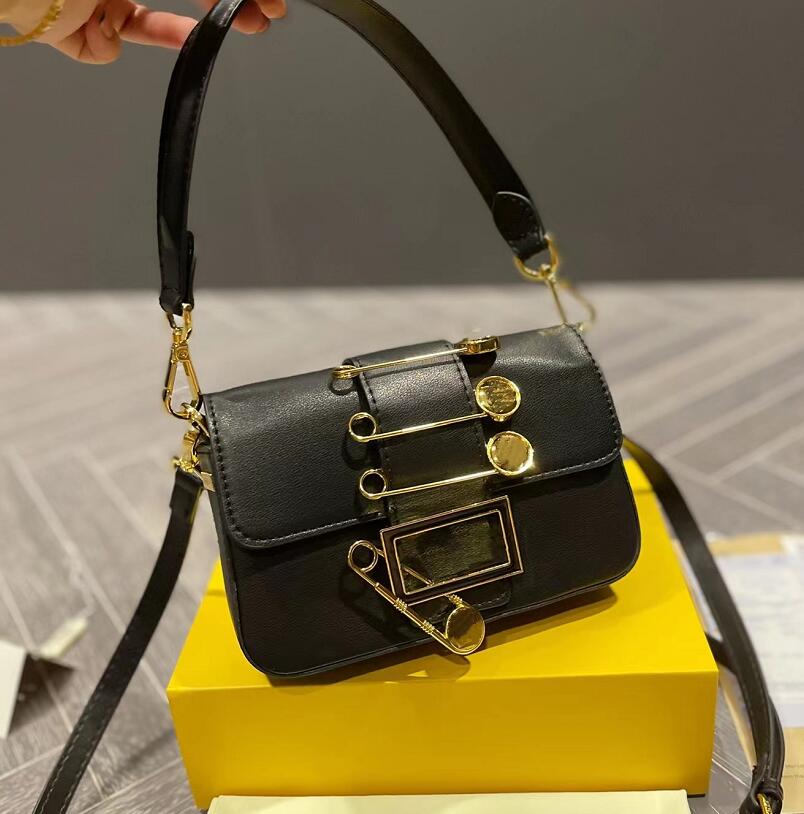 

Tricolor Baguette Single-Shoulder Bags Designer Paper Clip Flip Handbag Fashion New Style Envelope Bag Cross Body Top Quality Leather Leisure Handbags, Black