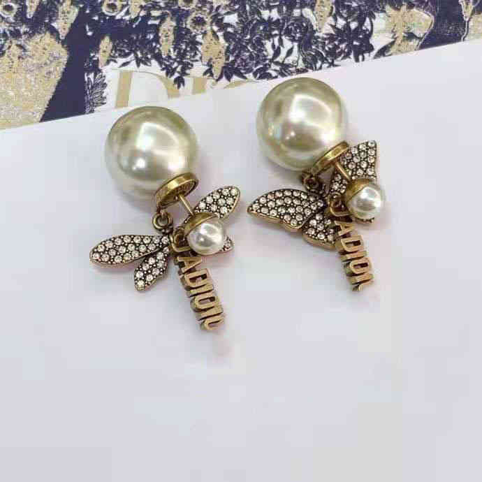 Bee Long Front and Back Pearl Little d Letter Earrings 2022 Luxury Brand Fashion Design Versatile Ladies Jewelry