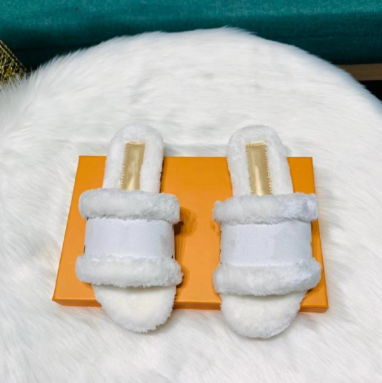 

Designer Leisure Slipper High Quality Women warmth Sandals Luxury Winter Wool Plush Slippers Fashion Printing Leather Flat Bottom Shoes Sandal, Not for individual sale