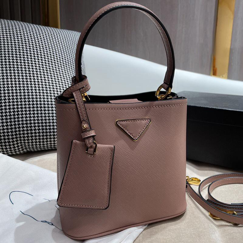 

Designer Bags Double Handbags Safiano Leather Triangle Logo Bucket Bag Luxury Cleo Underarm Crossbody Bags Wholesale Classic Letter Ladies Wallet, Color1