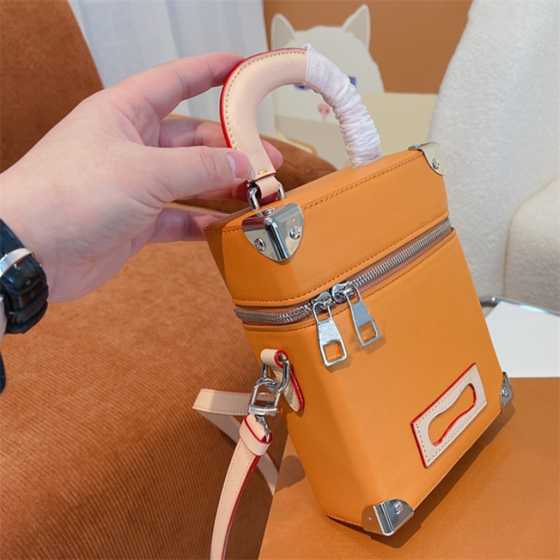 

2022 Fashionable Leather Women's Bag Fashion Design Versatile Hand Bucket Bag One Shoulder Crossbody Bags, Brown