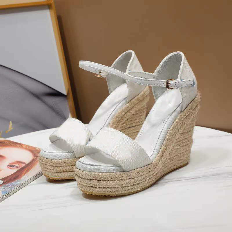 Depuis Sandals Standboard coin Sandals Designers Espadrilles en cuir talons hauts avec robe de mariée de boucle réglable avec boîte avec boîte