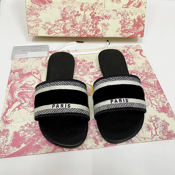 

2022 Paris large D Embroidered Dazzle slippers designer women ladies scuffs summer beach striped causal flip flops Slide Slippers Cotton Fluffy fur Slides, 22