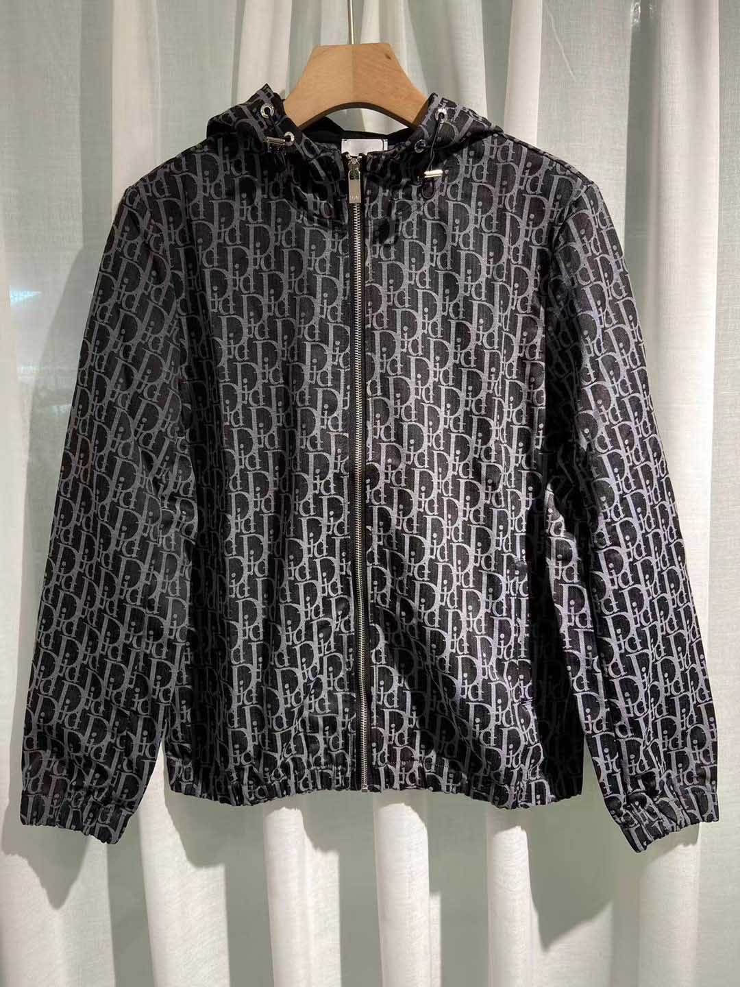 

Mens Designer Jacket Coat Tracksuits Sunscreen Casual Mens Clothing Jackets Tops with Letter Printed Lapel Hooded Black Windbreaker Streetwear M-XXXL