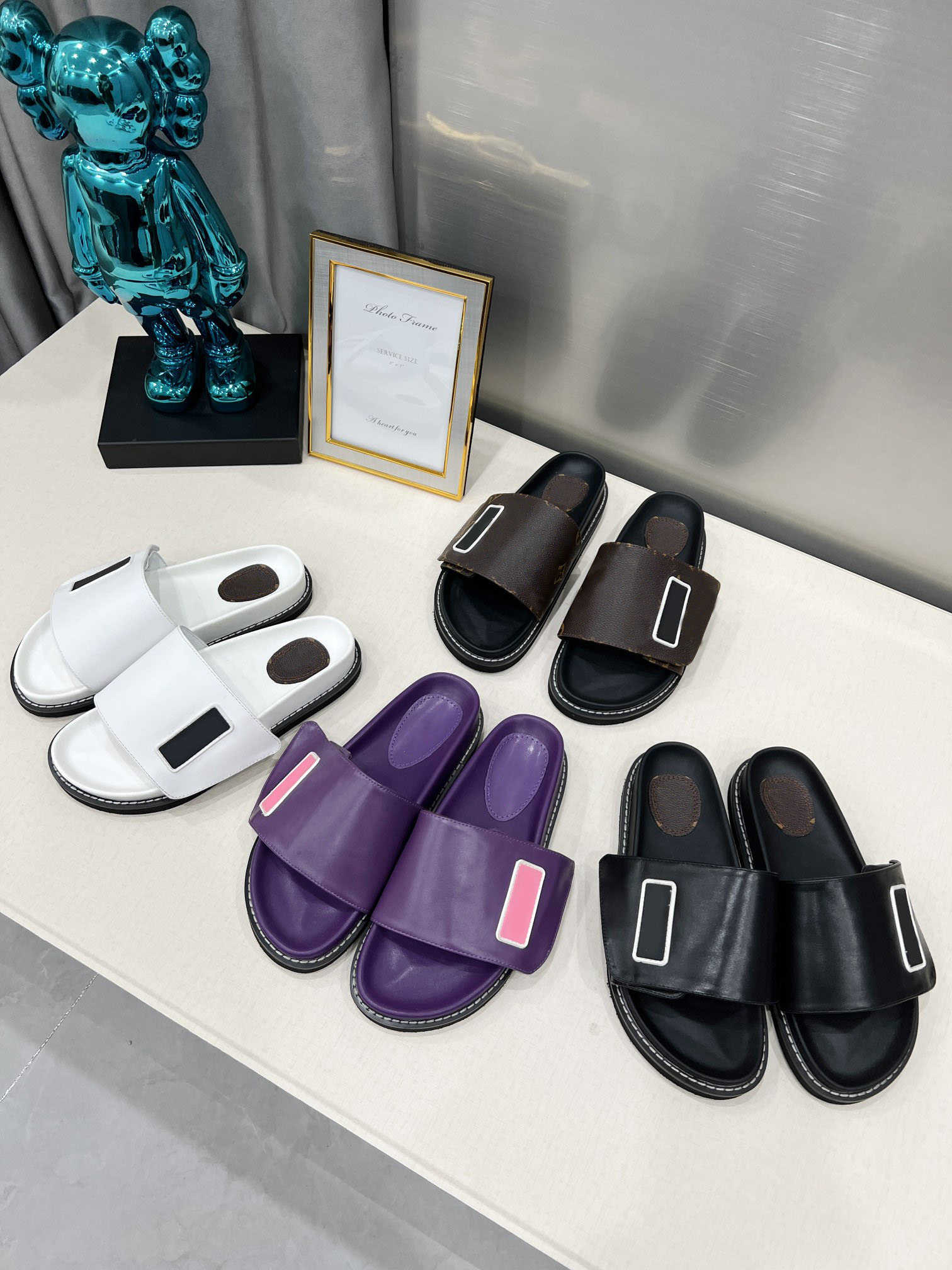 

2022 Women Slippers Sandals POOL PILLOW COMFORT MULE Waterfront Pool Waterproof Slipper Summer Designer Luxury Fashion Ladies Beach Flat Flip Flops, Customized