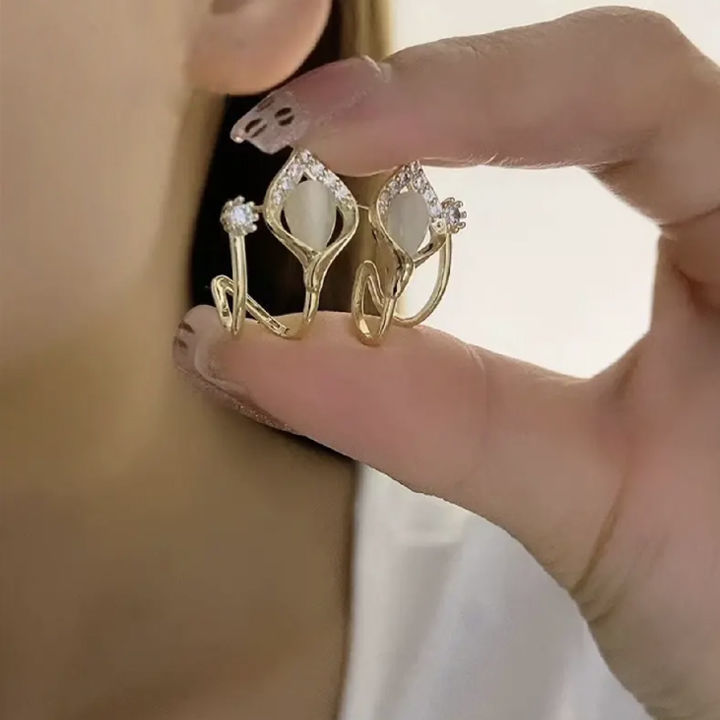 

Earrings One Ear Hole Can Wear Two Kinds of Effect High Sense Opal