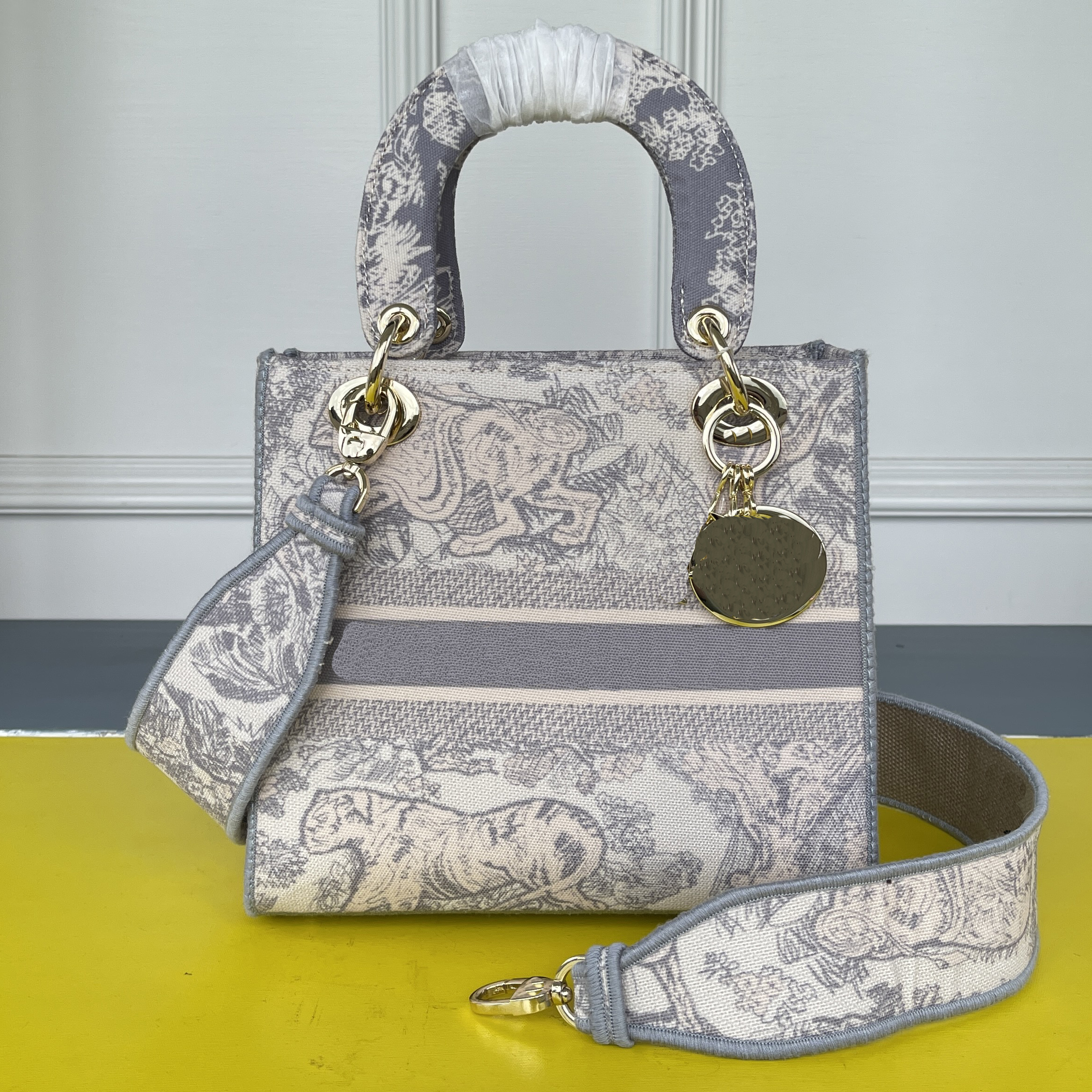 

bag classical Explosive wo Fashion Bags handbags women Luxury Cross Body designer classic style Lady Highquality shoulder female high-end, 21