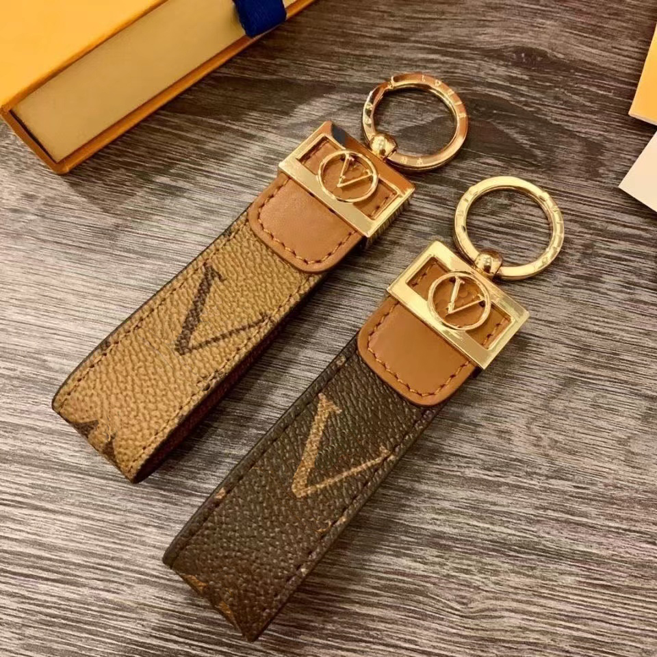 

2022 Key Luxury designer long keychain car Handmade Leather key ring mens and womens fixed bag pendant accessories