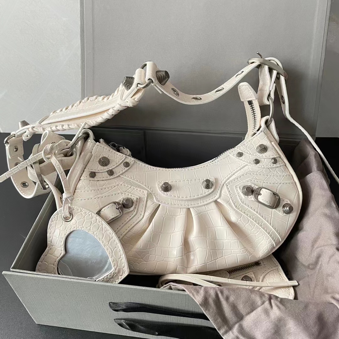 

Women bag crocodile cross body bag Cagole crescent bag imported cowhide BB personality 2022 shoulder, White