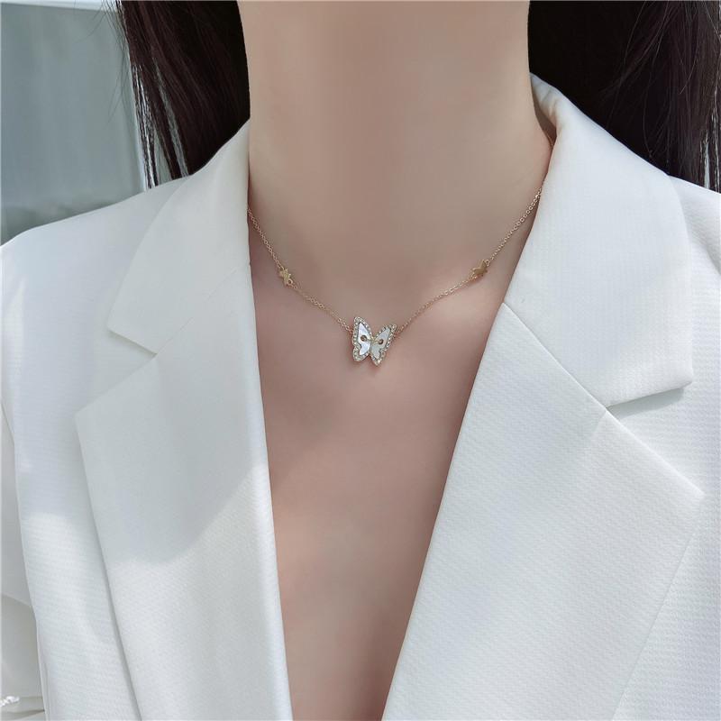 

Pendant Necklaces Fashion Butterfly Necklace For Women Butterflies Charm Choker Gold Color Boho Luxurious Jewelry Party GiftPendant