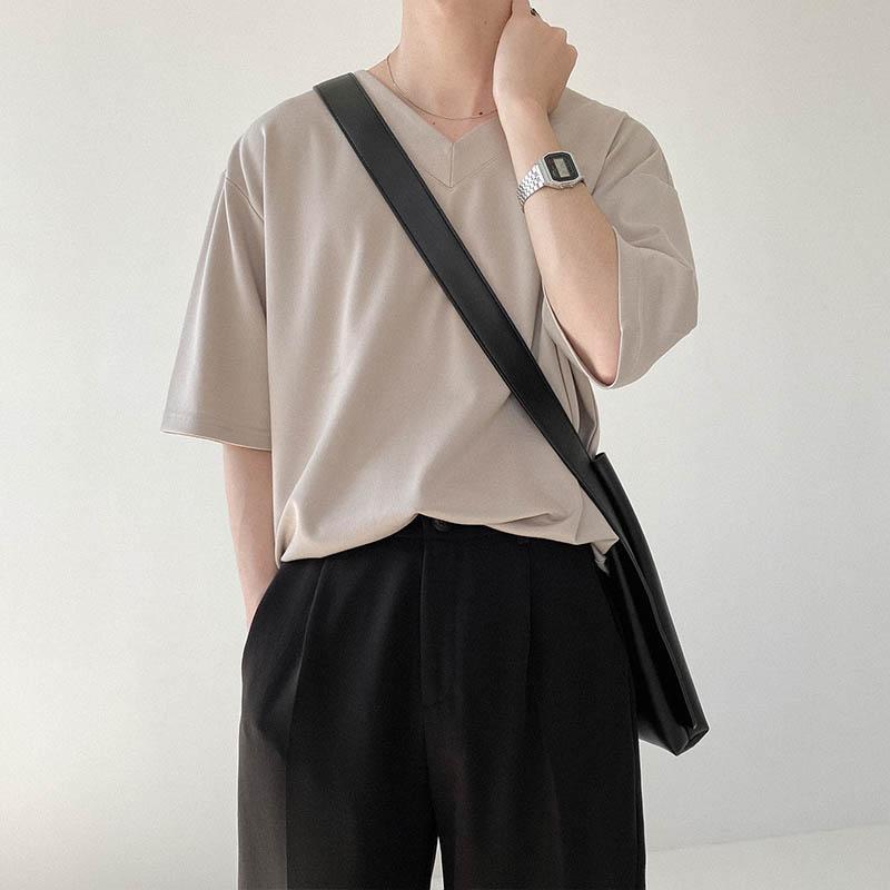 

Men's T-Shirts Solid V-neck Loose T-shirt Men Korean Fashion Khaki Casual Short-sleeved Basic Men's Summer 2022, Black