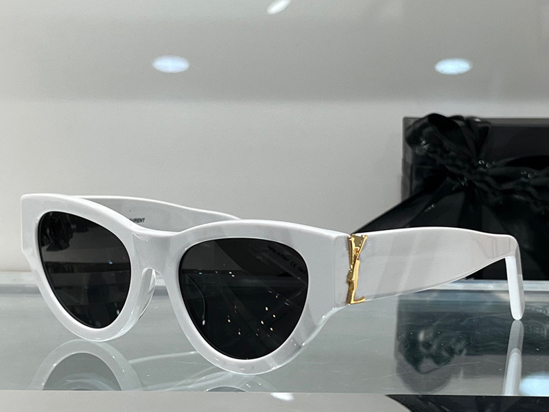 

2022 Fashion Thick Frame Sunglasses Designer Woman Men Luxury Retro Sun Glasses Gold Letter Women Eyewear UV Proof Sunglass With Box Cat Eye