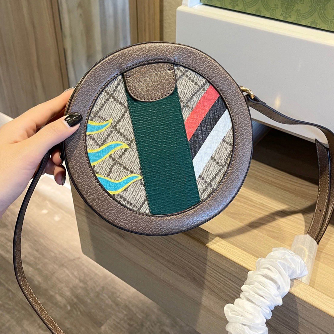 

Totes Round bag Cross Body Luxury Designer Brand Fashion Shoulder Bags Handbags High Quality Women Letter Purse Phone bag Wallet Zig Zag, No bags