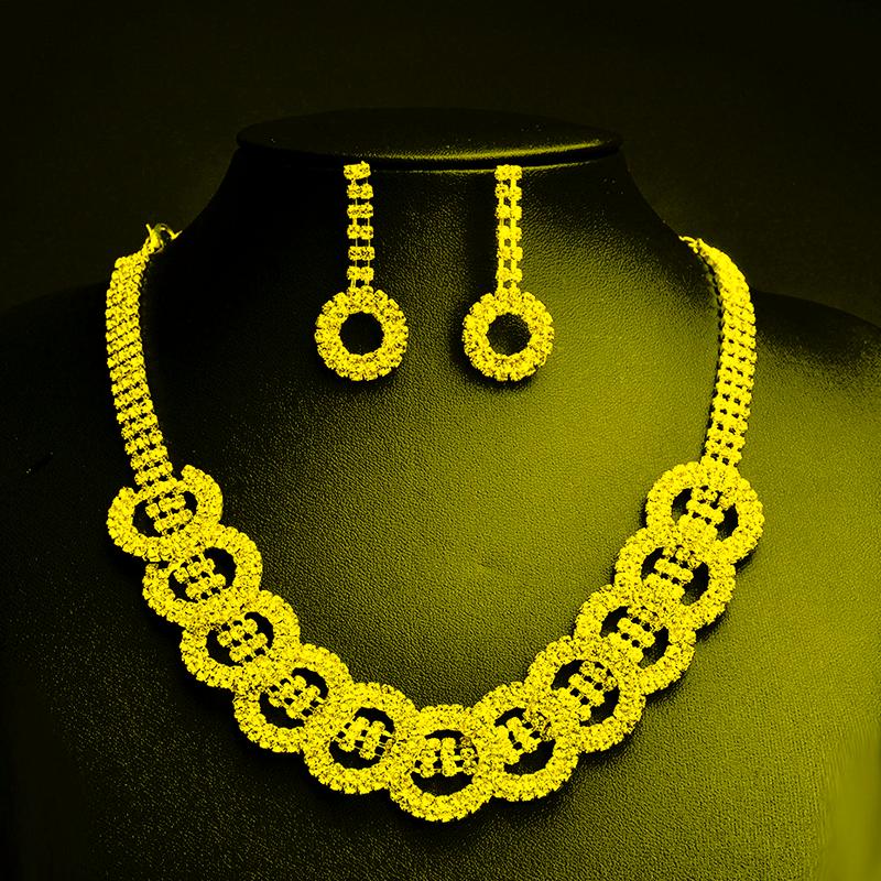 

Pendant Necklaces Bridal Necklace Ladies Diamond Round Earrings Personalized Two-piece Wedding Dress Decorative JewelryPendant