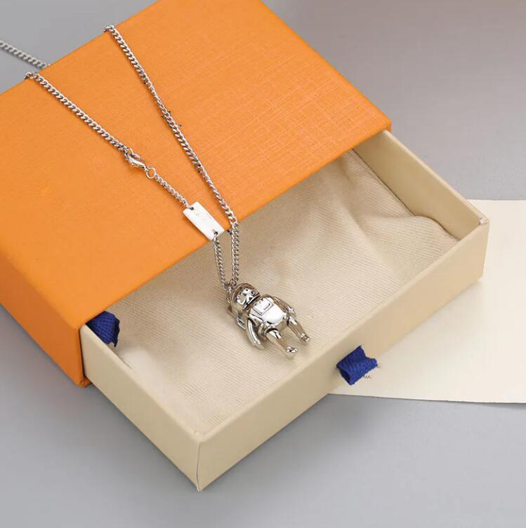 

The high quality luxury jewelry Louiseity gold pendants freeshipping bijoux designer Viutonity Astronaut necklace Astronaut pendant sweater chain gift Lvs