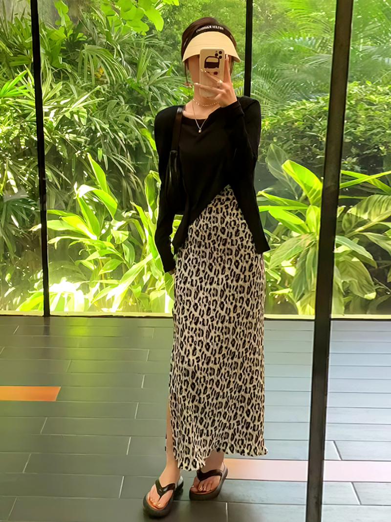 

Clothing Sets Irregular Split Thin Long Sleeve T-shirt Elastic Waist Versatile Hip Leopard Print Pleated Skirt Suit WomenClothing, Black split tee