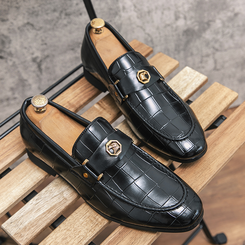 Loafers Men Fashion Business Dress Shoes PU Leather Metal Decoration Low Heel Flat Bottom Round Head Comfortable Pedal HG023B