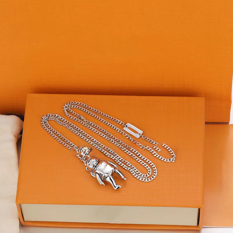 

Newest Necklace Pendant Silver Astronaut High Quality Packaging Beautifully Packed Men's Pendant Women's Decoration