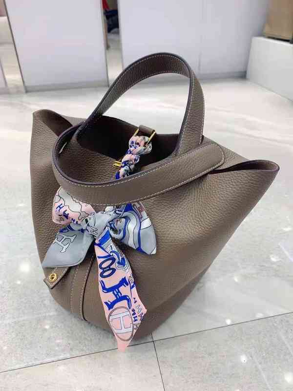 

Togo Top Cowhide h Home Basket 2022 Fashion Soft Bucket Bag Handle, Khaki