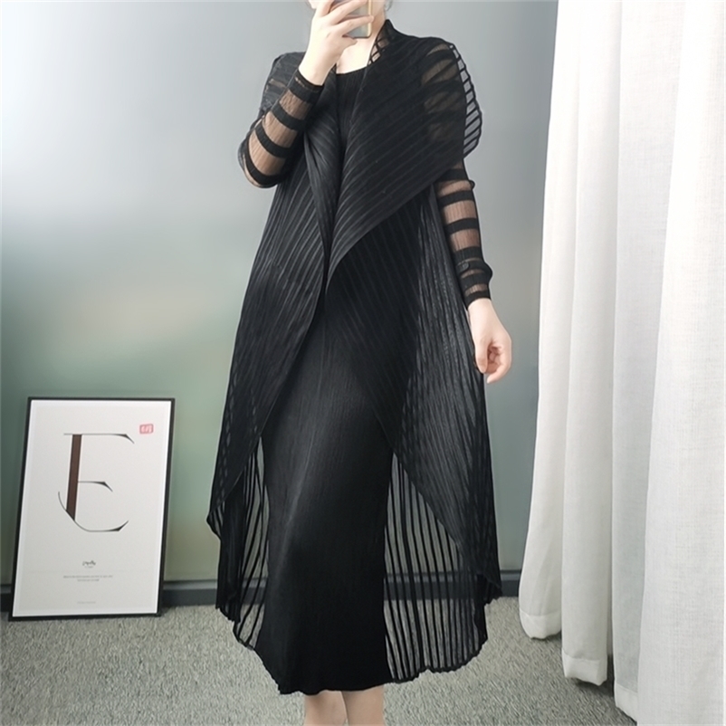 

Miyake Pleated High Fashion Two Piece Sets Overall Vest Dress + French Lace Long Jacket Women Vintage Designer Aesthetic Clothes 220317, Burgundy
