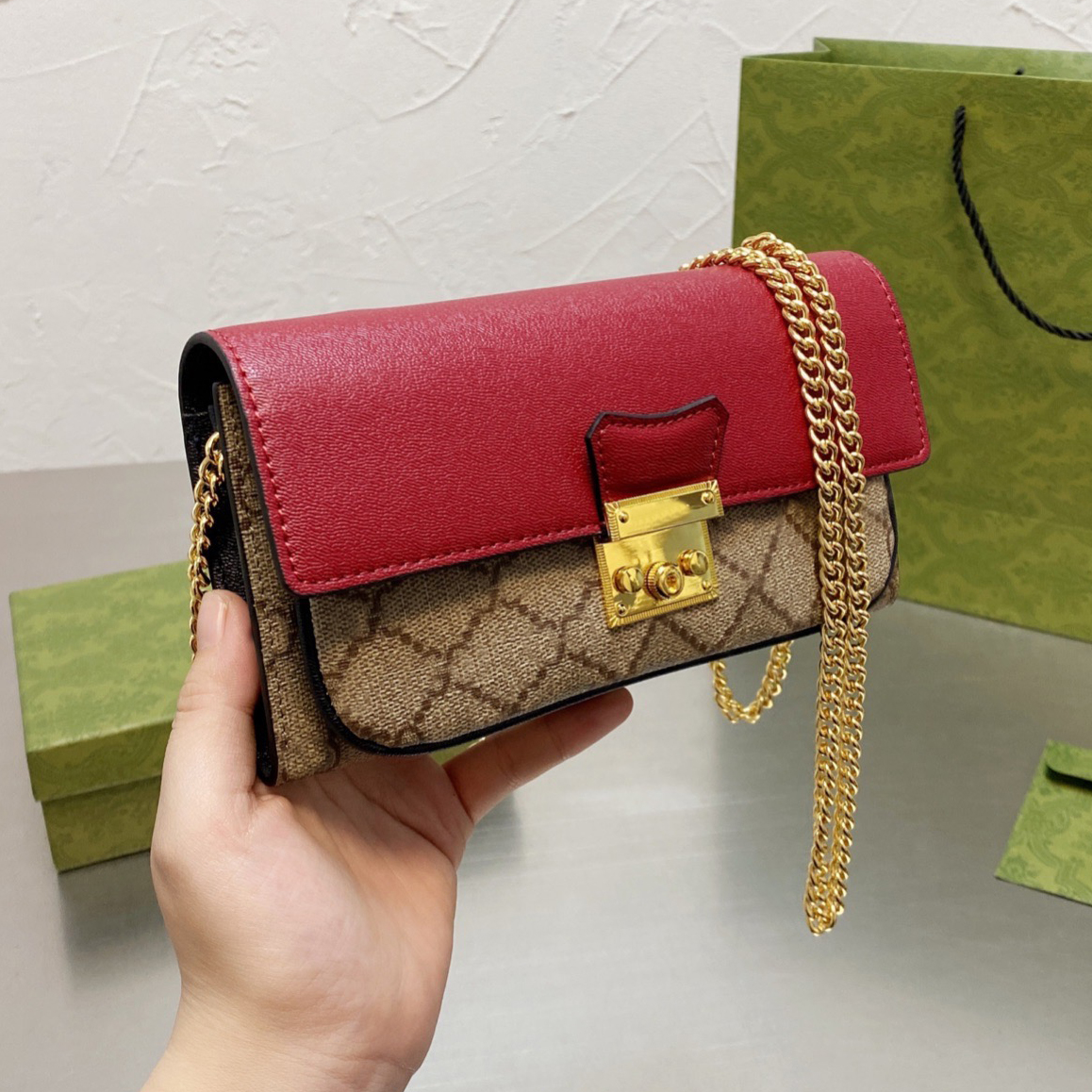

Crossbody Chain Bags Luxury Designer Brand Fashion Shoulder Bags Handbags High Quality Women Letter Purse Phone bag Wallet Totes Metallic, Red with logo 20x13cm