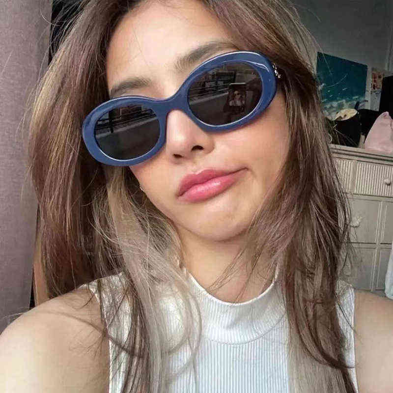 

Sun glass New fashion small frame women's sunglasses glasses women's style Arc de Sunglasses sense